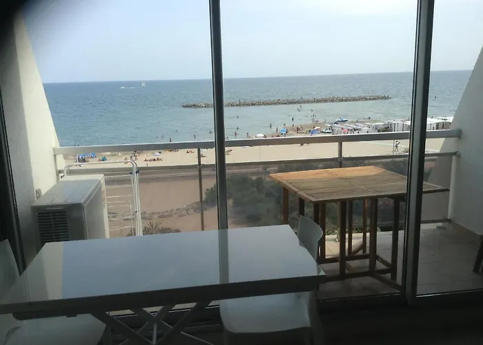 Front De Mer T2 Palavas Les Flots Direct Plage