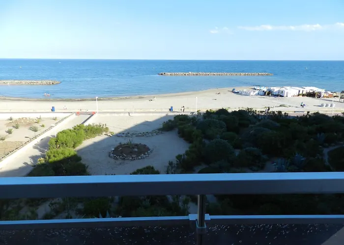 Front De Mer T2 Palavas Les Flots Direct Plage